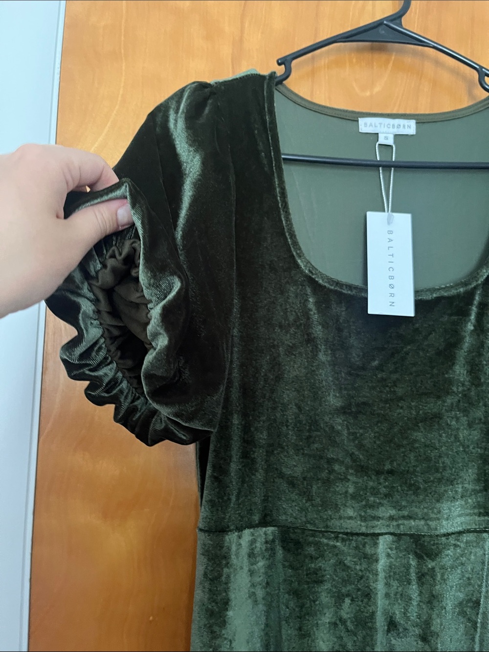 Baltic Born Nora Velvet Dress in English Green - Picture 2 of 6